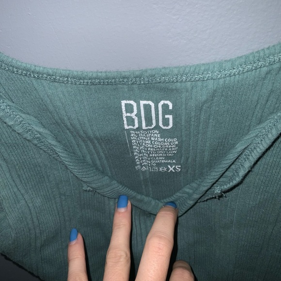 Ribbed Crop Tank - Picture 3 of 5